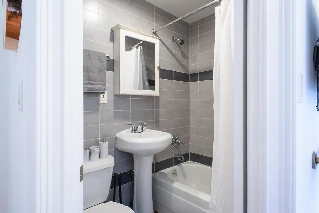69-5D Winter Getaway Stylish Lower East Side 1Br Apt New York 0*,  Amerikai Egyesült Államok