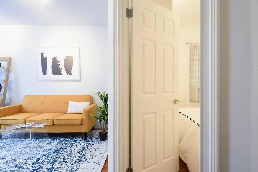 69-5D Winter Getaway Stylish Lower East Side 1Br Apt New York 0*,  United States