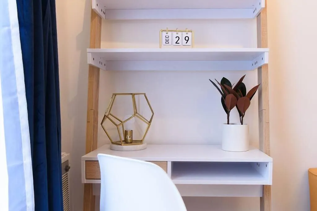 69-5D Winter Getaway Stylish Lower East Side 1Br Apt New York Apartment